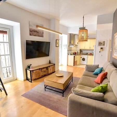 Peace, Pool & Parking At Centre Apartment Seville Luaran gambar