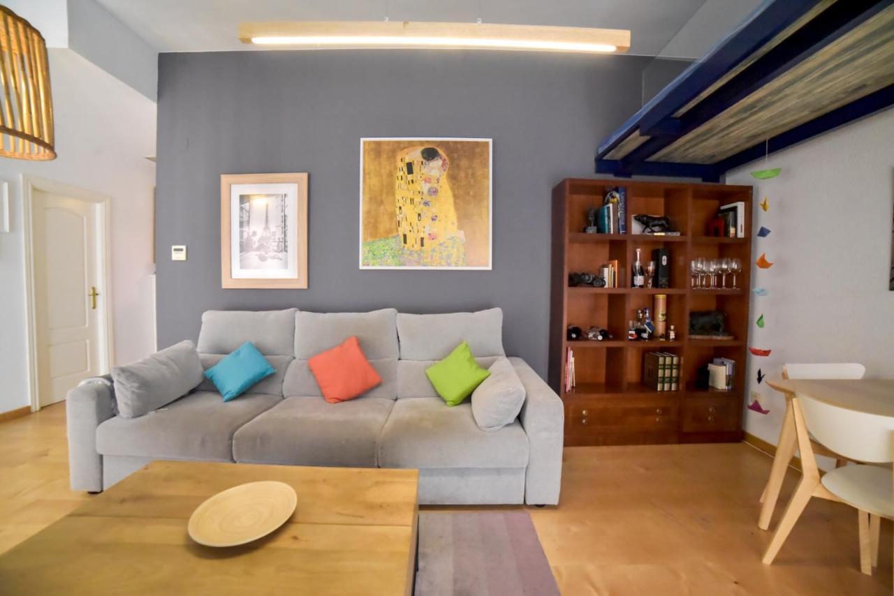 Peace, Pool & Parking At Centre Apartment Seville Luaran gambar